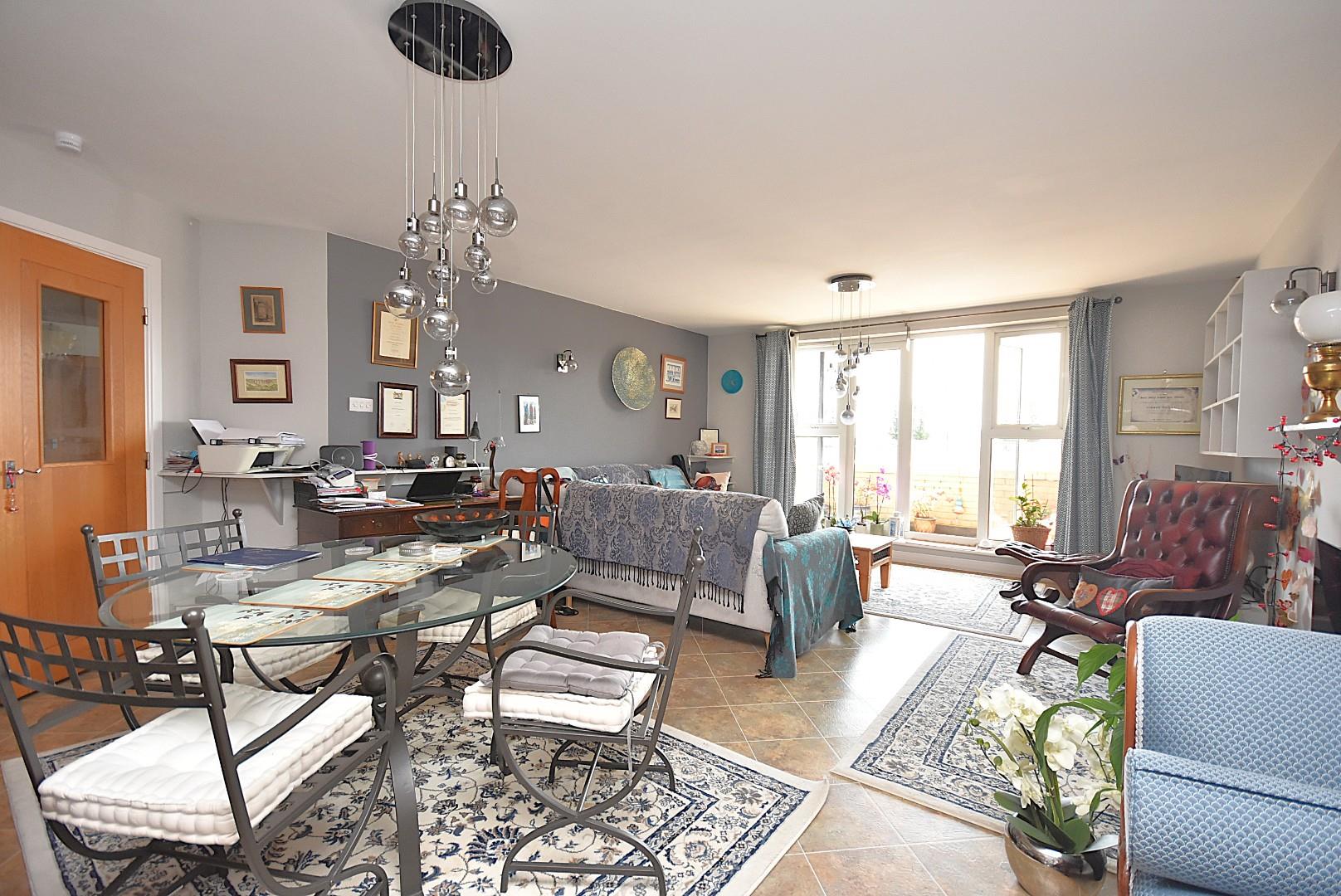 96 Adventurers Quay, Cardiff, CF10 4NQ